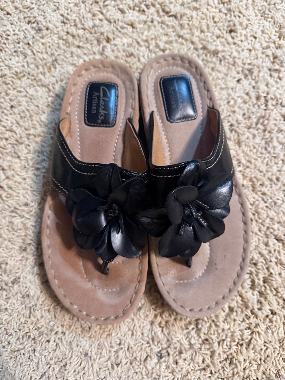Clarks Artisan Shoes Womens 7 Latin Samba Black Leather Flower Thong Sandals